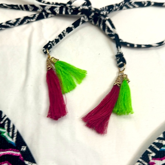 NWT! LA BLANCA Bikini top, size 12. 2in1, Reversible, black,white,multicolored. - Picture 6 of 7